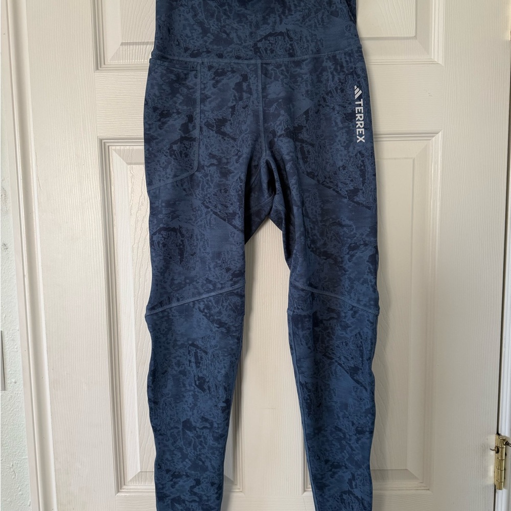 NWT Women’s adidas TERREX MULTI ALLOVER PRINT leggings - Picture 3 of 7